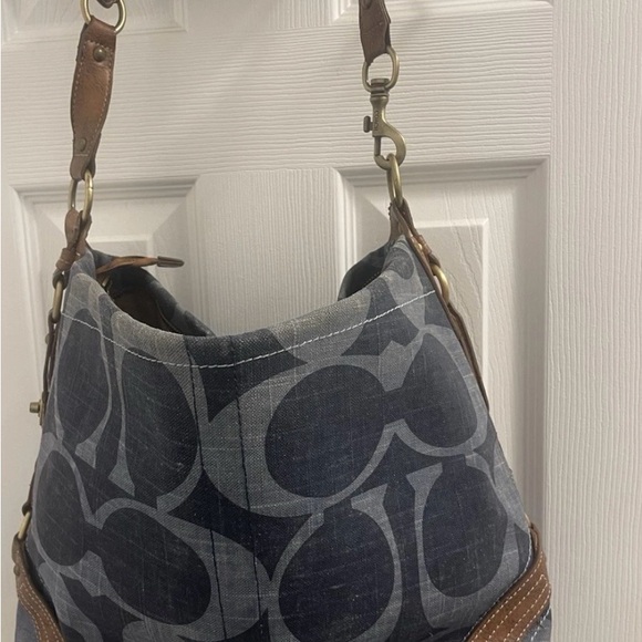 Vintage signature Coach Carly hobo, large,
Navy, pale blue, brown. - Picture 1 of 16